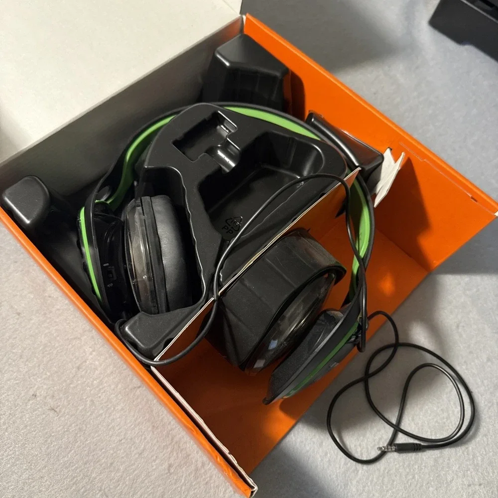 Mad‎ Catz Tritton ARK 100 Amplifed Stereo RGB Wired Headset Xbox One Black/Green